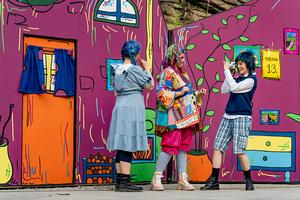 v.l.n.r.: Anna Bittner (Vroni), Annalena Oswald (Die kleine Hexe) und Maria Rüssel (Thomas).
Foto: Dirk Rückschloß/Pixore Photography