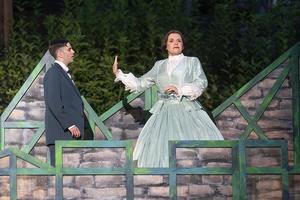 v.l.n.r.: Chris Green (Fritz) und Bettina Grothkopf (Sophie Seidelmann).</br></br>

Foto: Photoron - Ronny Küttner